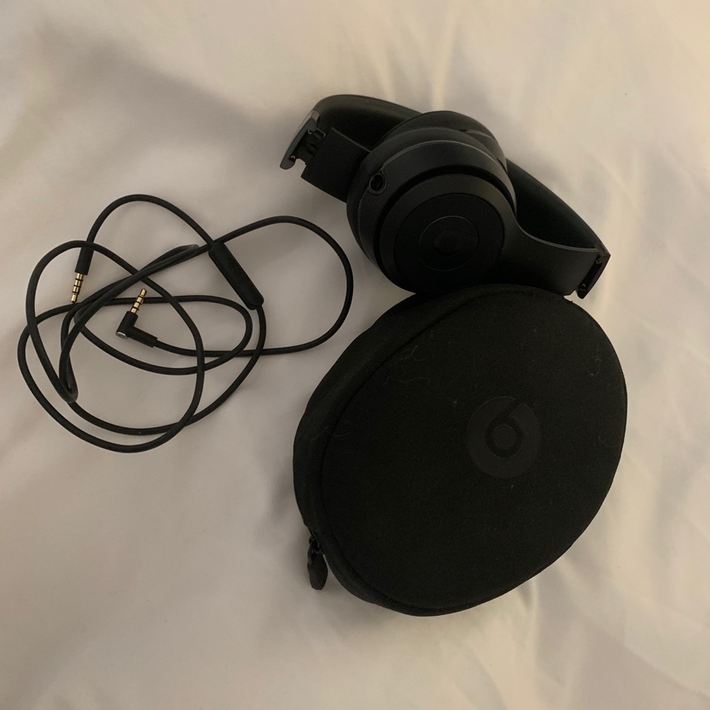 BEATS WIRELESS HEADPHONES